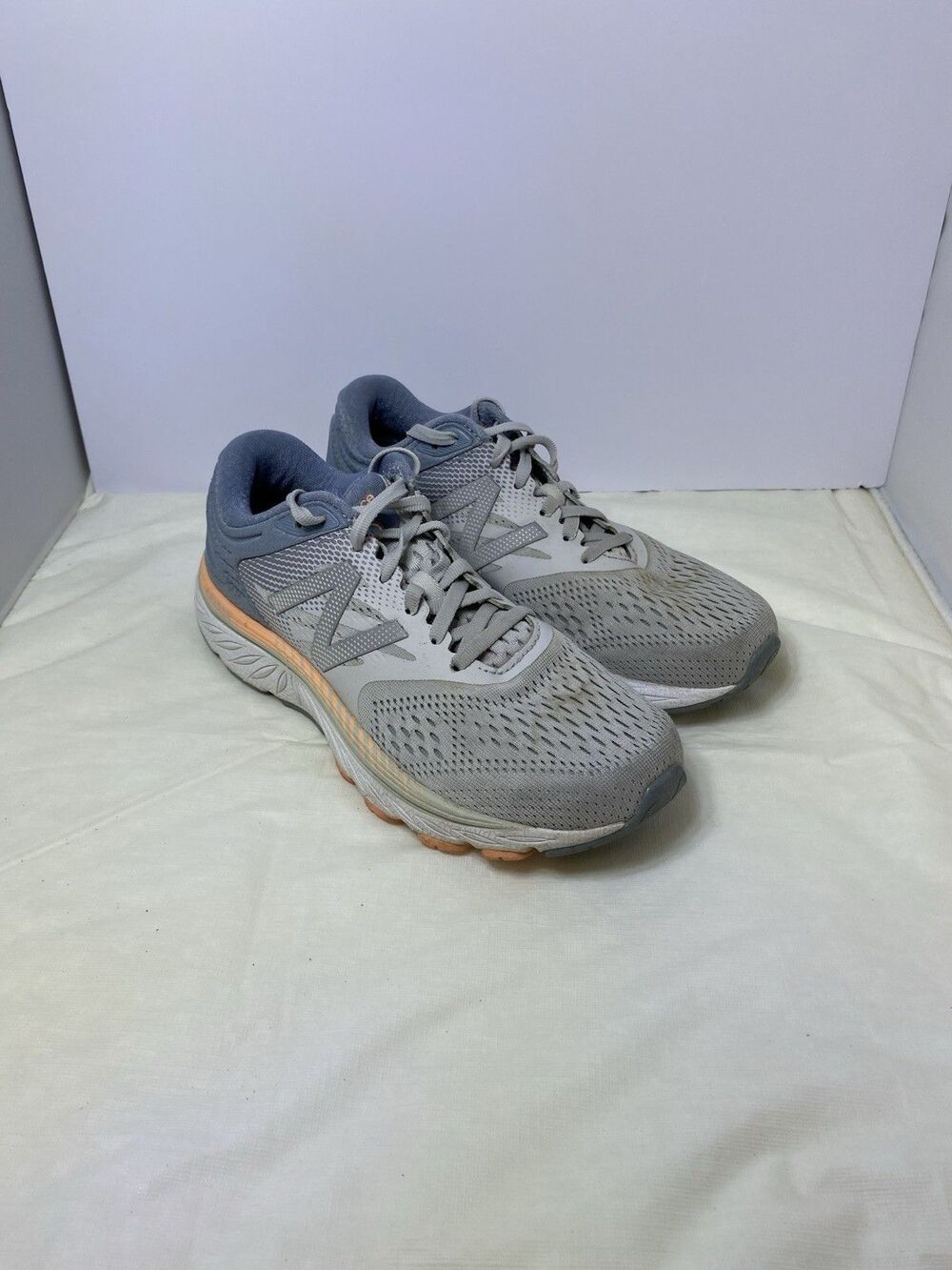 New Balance 940v4 Women's Running Shoes Size 8.5 Walking Gray White